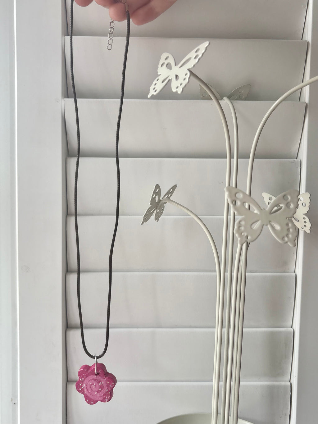 Pink glittery flower necklace