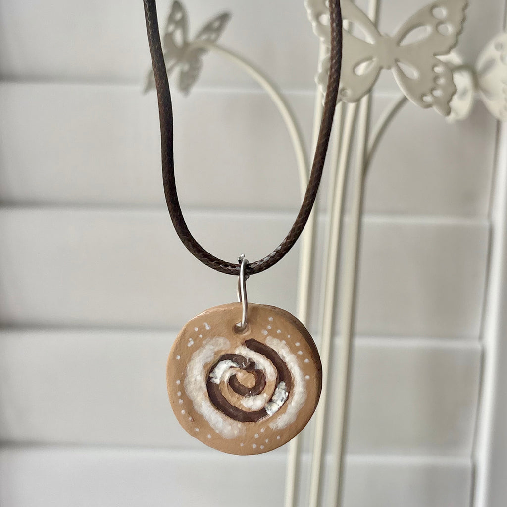 Cinnamon swirl necklace