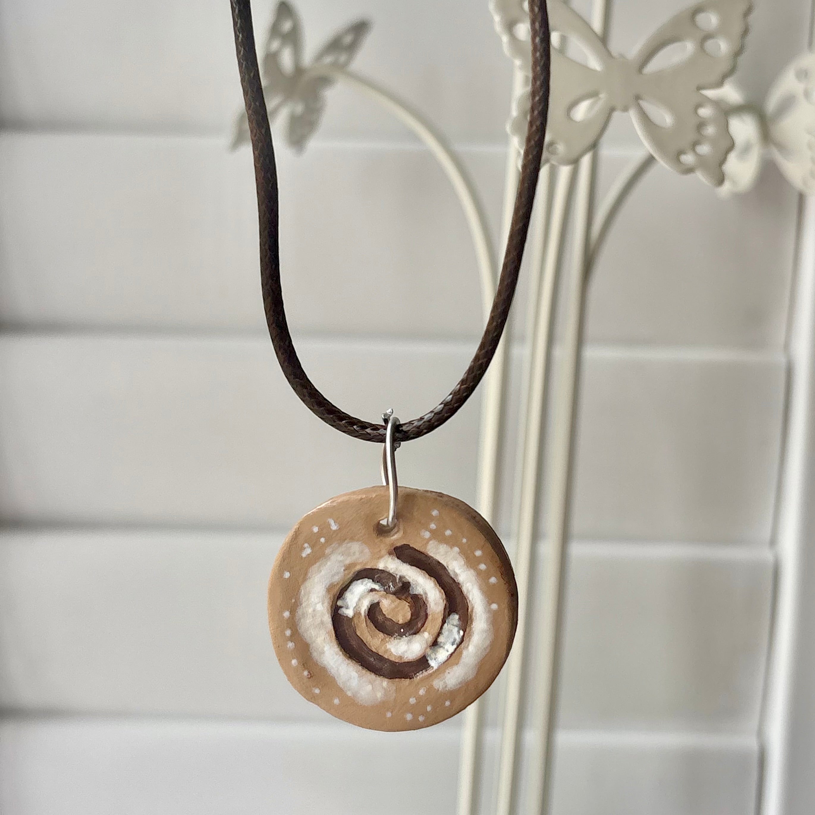 Cinnamon swirl necklace